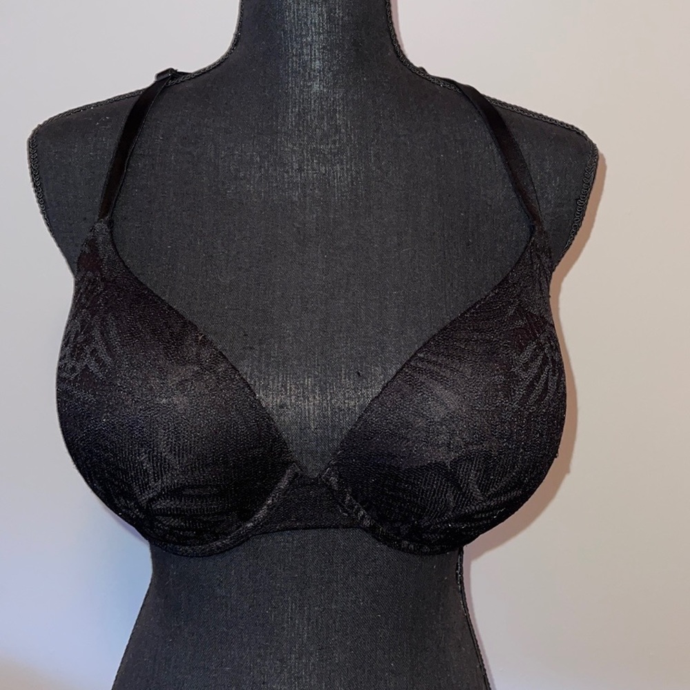 PINK V.S. 36DD Bra
